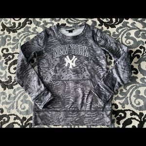NWOT Size YM, Under Armour, Unisex, New York Yankees, (Loose)